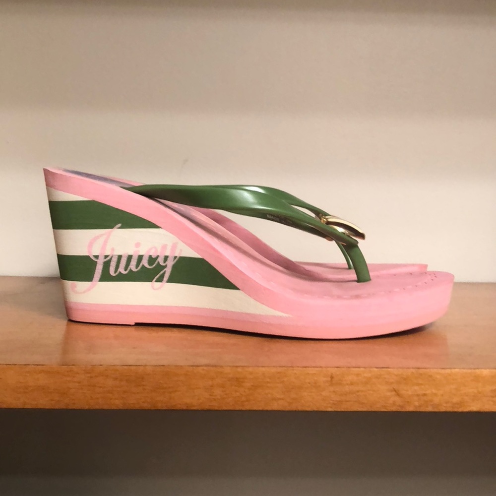 Juicy Couture size 5 sandals